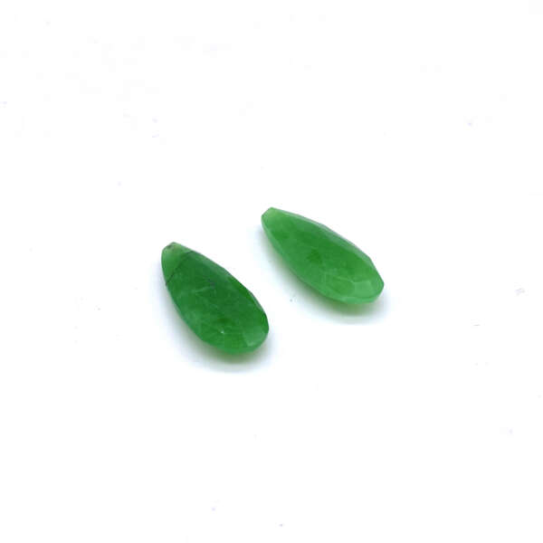 jade verde talla pera briolette