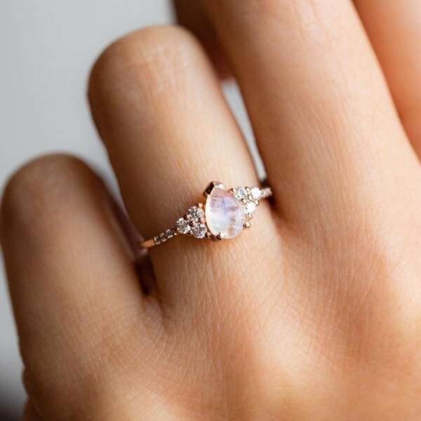 anillo zafiro rosa talla pera