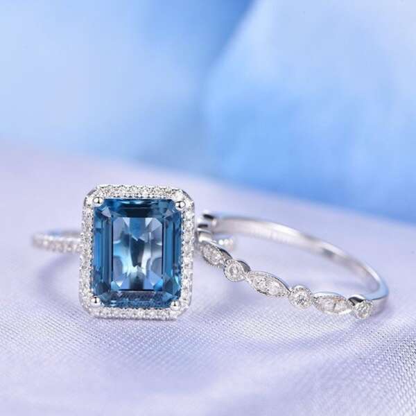 anillo topacio azul rectangular